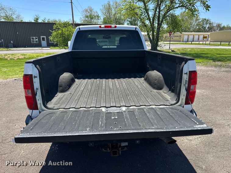 image for item DV0902 2012 Chevrolet Silverado 2500HD Crew Cab pickup truck