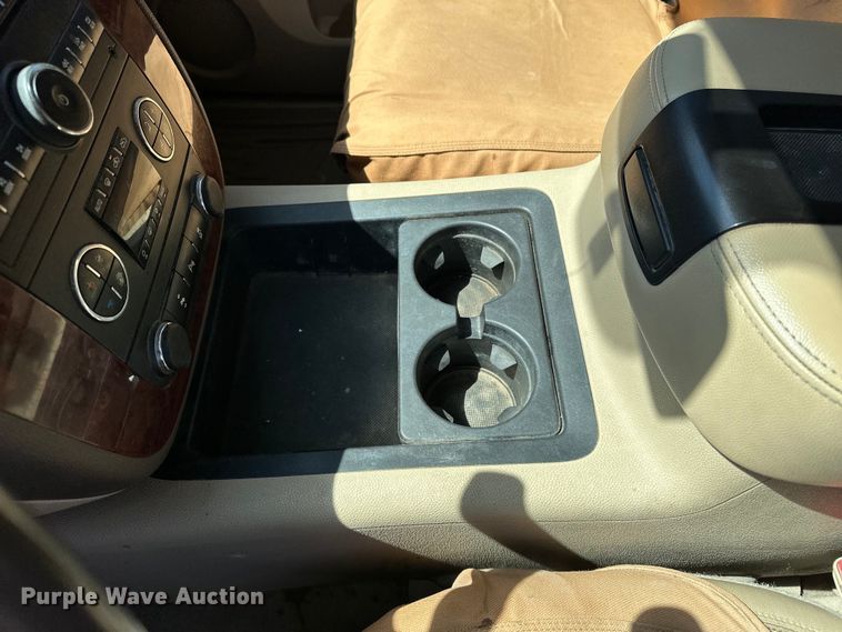 image for item DV0902 2012 Chevrolet Silverado 2500HD Crew Cab pickup truck