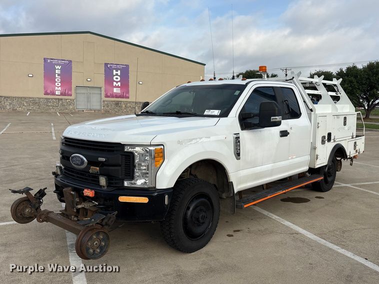 image for item DV8500 2017 Ford F250 Super Duty XL utility bed pickup truck