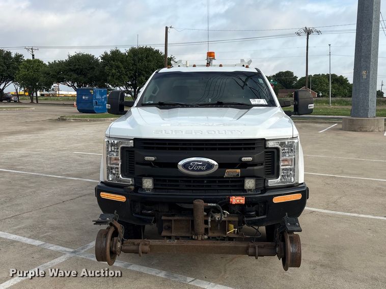 image for item DV8500 2017 Ford F250 Super Duty XL utility bed pickup truck