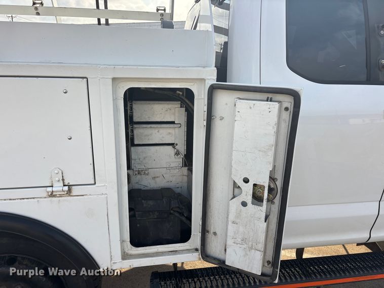 image for item DV8500 2017 Ford F250 Super Duty XL utility bed pickup truck