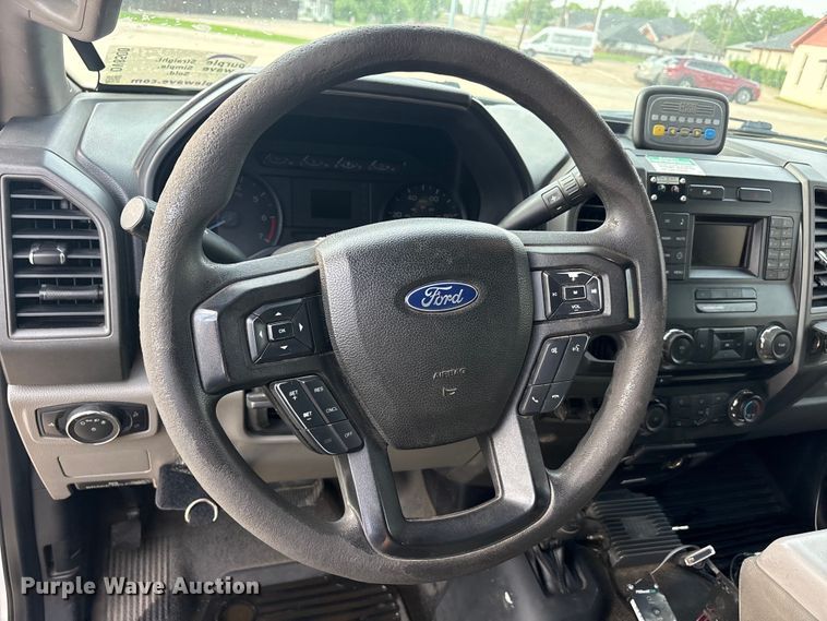 image for item DV8500 2017 Ford F250 Super Duty XL utility bed pickup truck