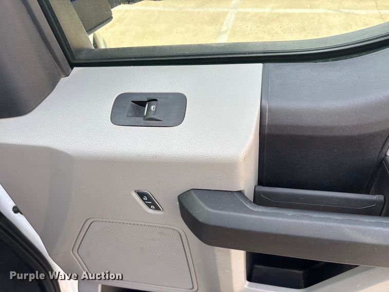 image for item DV8500 2017 Ford F250 Super Duty XL utility bed pickup truck