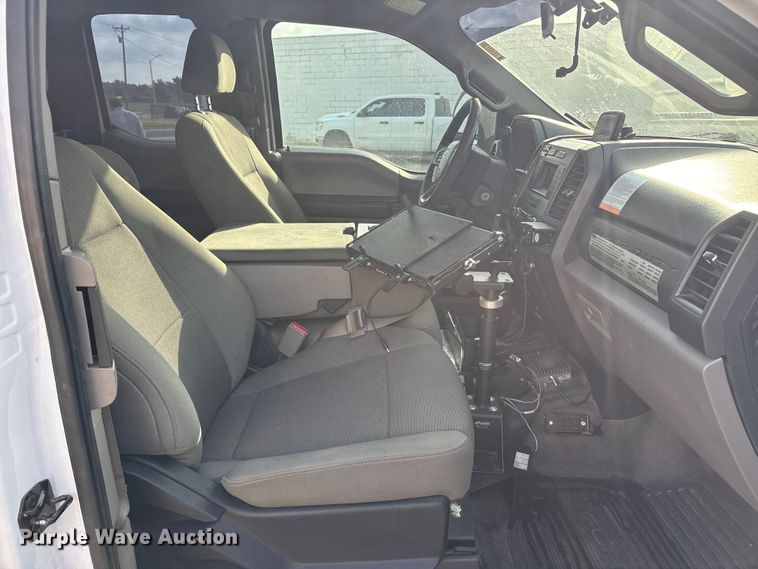 image for item DV8500 2017 Ford F250 Super Duty XL utility bed pickup truck