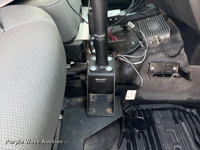 image for item DV8500 2017 Ford F250 Super Duty XL utility bed pickup truck