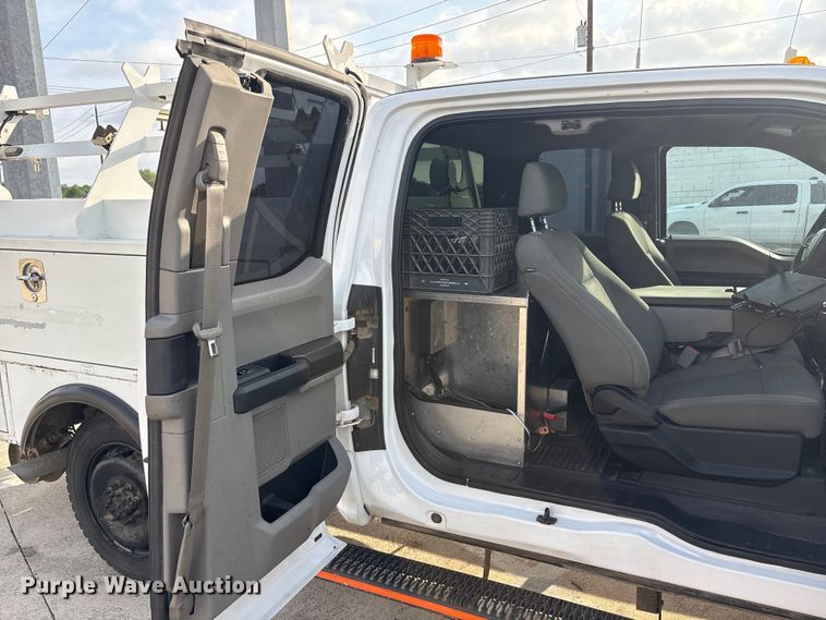 image for item DV8500 2017 Ford F250 Super Duty XL utility bed pickup truck