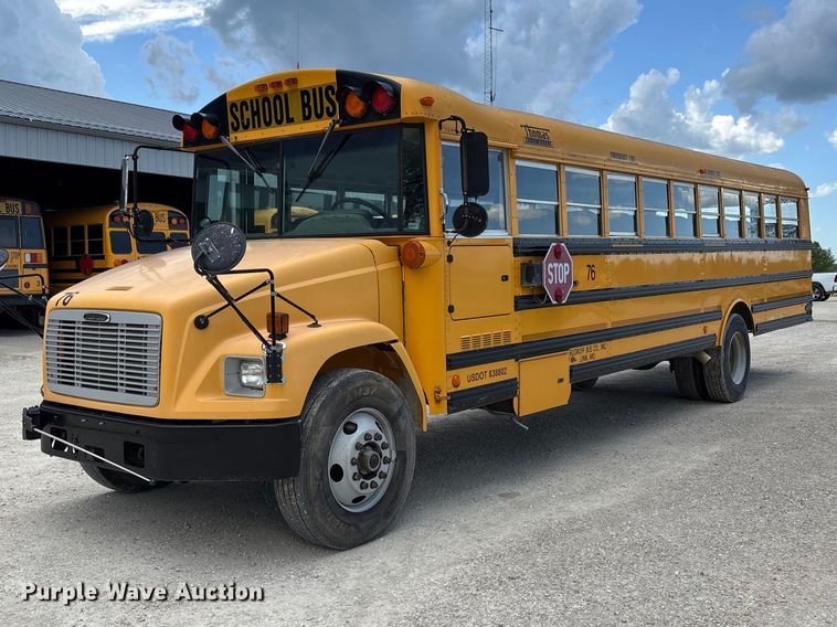 image for item DW3440 2005 Thomas school bus