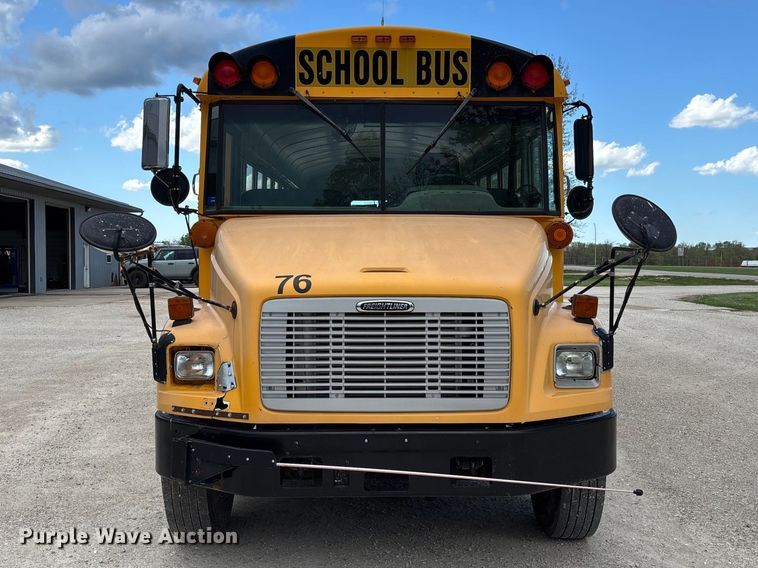 image for item DW3440 2005 Thomas school bus
