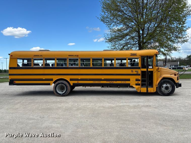 image for item DW3440 2005 Thomas school bus
