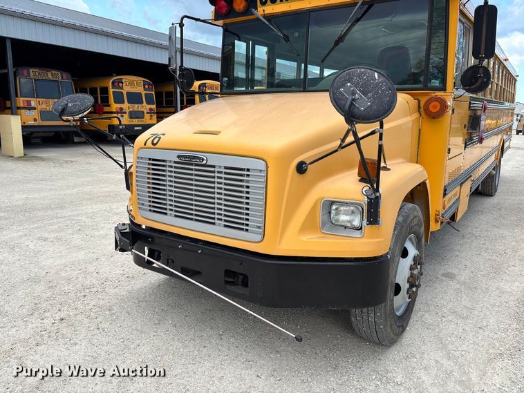 image for item DW3440 2005 Thomas school bus