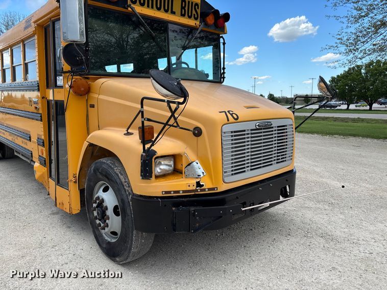 image for item DW3440 2005 Thomas school bus