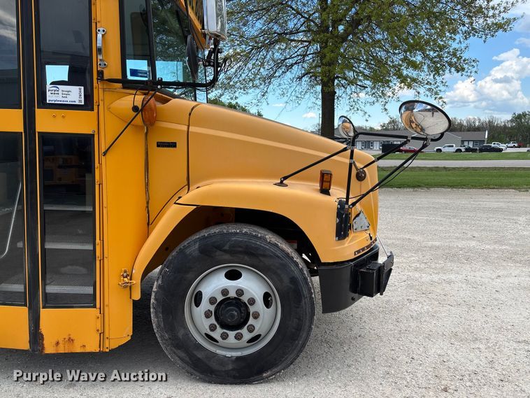 image for item DW3440 2005 Thomas school bus