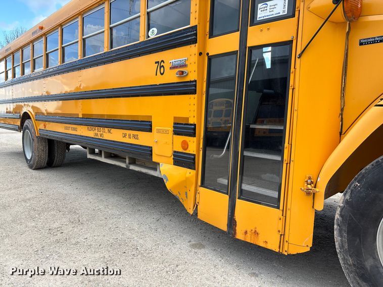 image for item DW3440 2005 Thomas school bus
