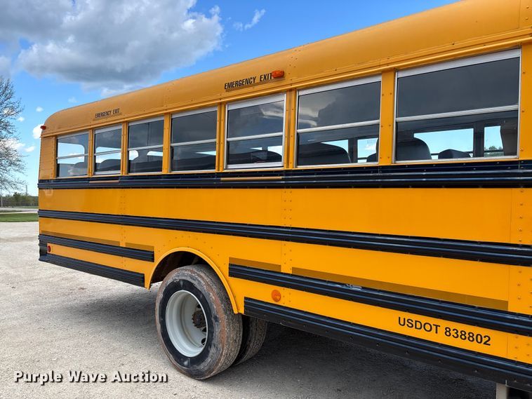 image for item DW3440 2005 Thomas school bus