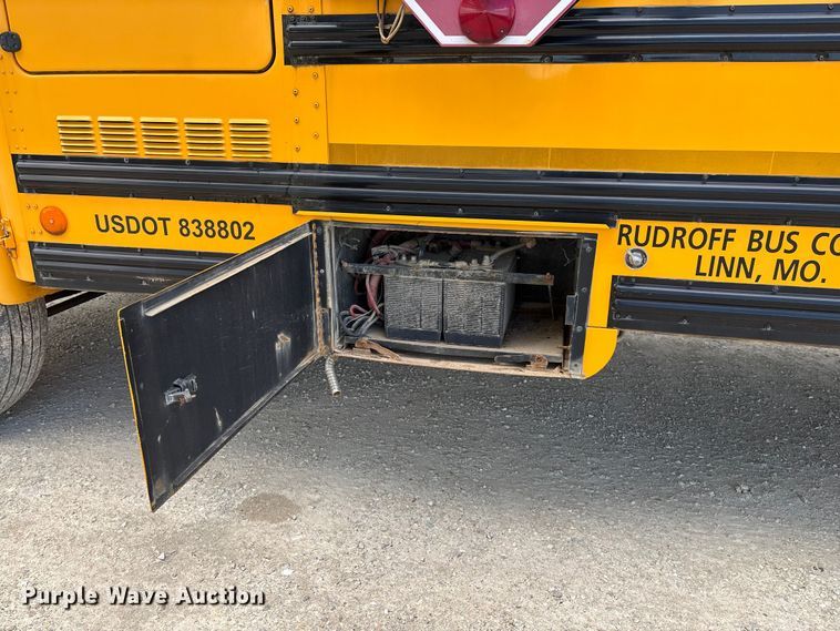 image for item DW3440 2005 Thomas school bus