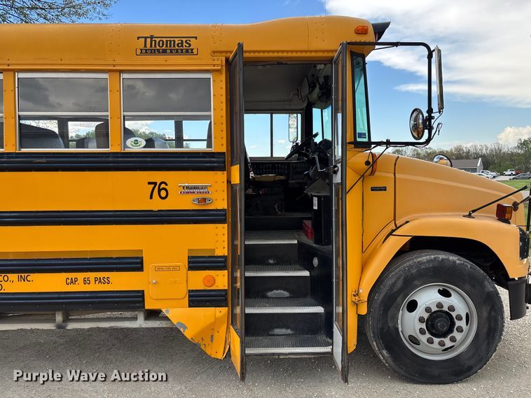 image for item DW3440 2005 Thomas school bus