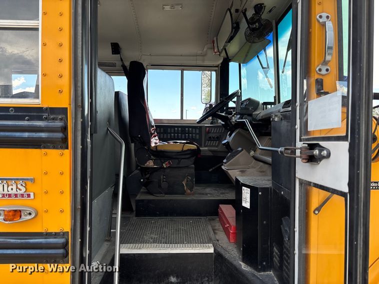 image for item DW3440 2005 Thomas school bus