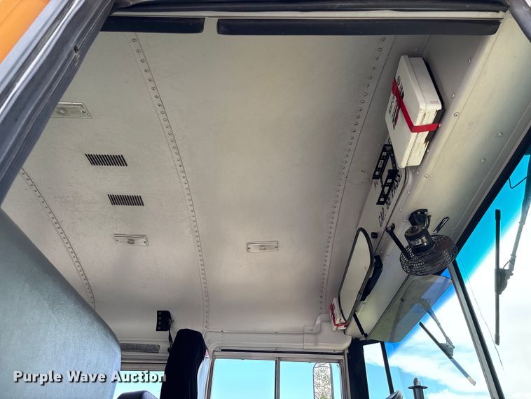 image for item DW3440 2005 Thomas school bus