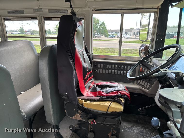 image for item DW3440 2005 Thomas school bus