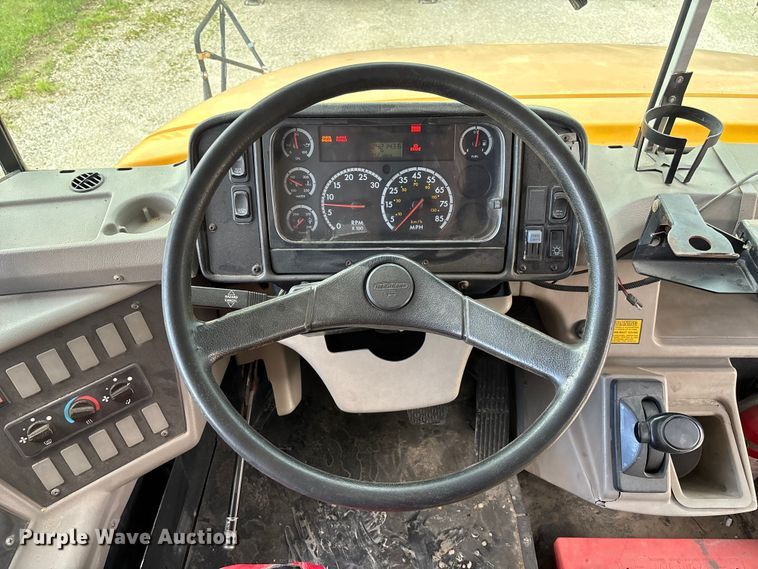 image for item DW3440 2005 Thomas school bus