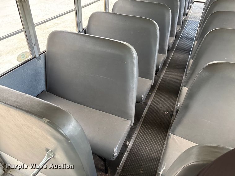 image for item DW3440 2005 Thomas school bus