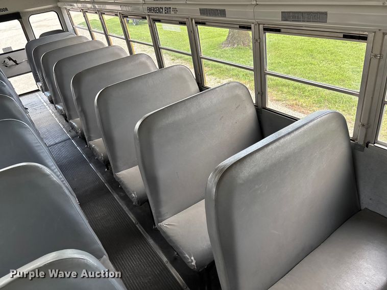 image for item DW3440 2005 Thomas school bus