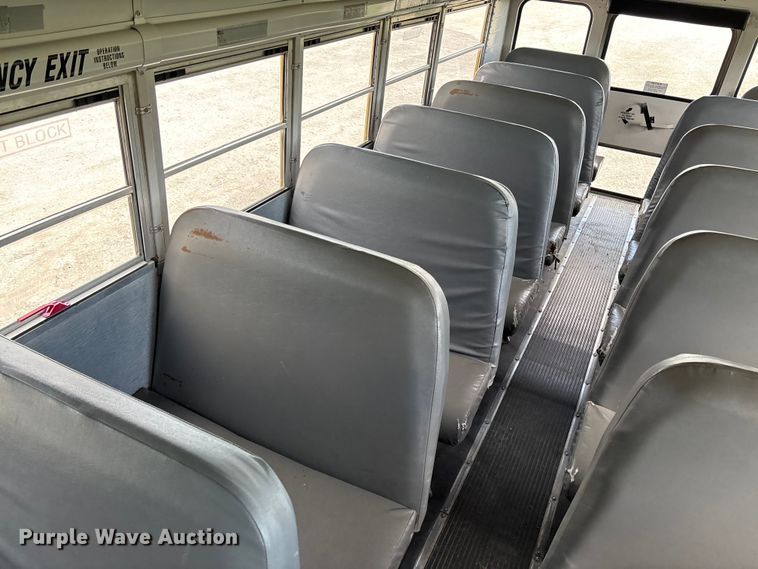 image for item DW3440 2005 Thomas school bus