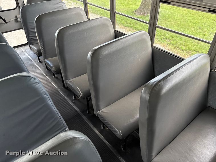 image for item DW3440 2005 Thomas school bus