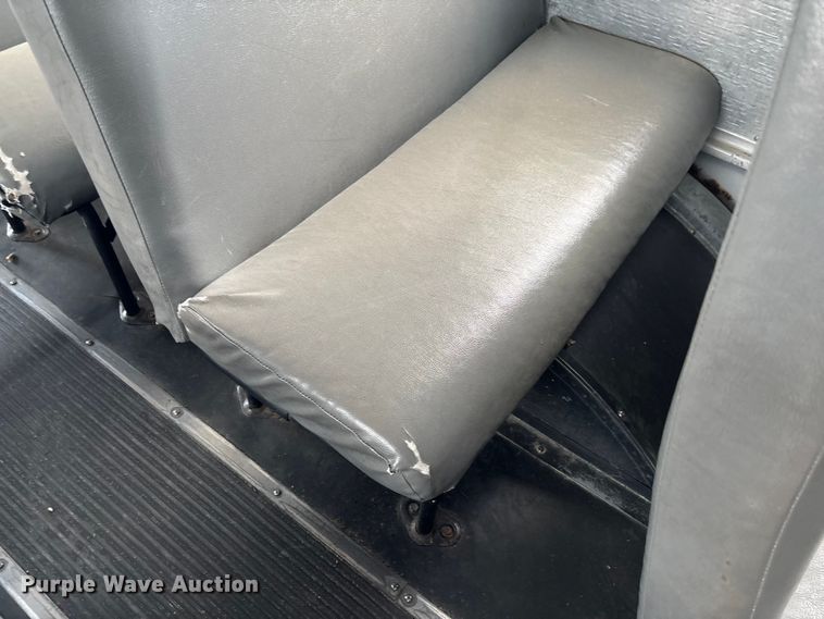 image for item DW3440 2005 Thomas school bus