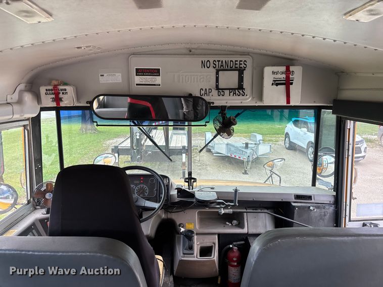 image for item DW3440 2005 Thomas school bus