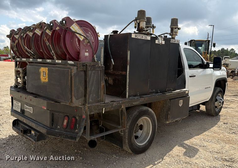 image for item DX5884 2018 GMC Sierra 3500HD flatbed pickup truck