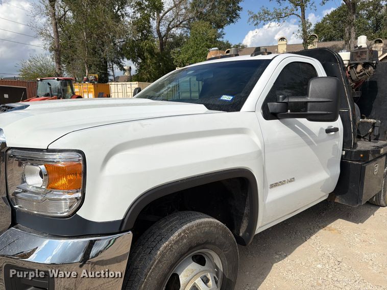 image for item DX5884 2018 GMC Sierra 3500HD flatbed pickup truck