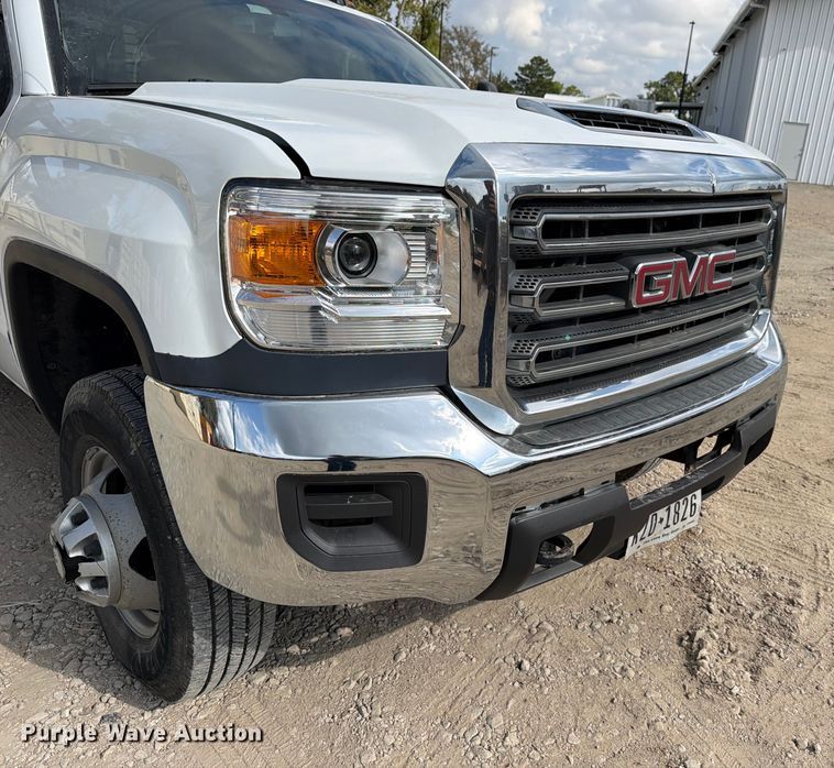 image for item DX5884 2018 GMC Sierra 3500HD flatbed pickup truck