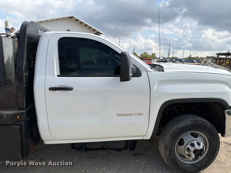 image for item DX5884 2018 GMC Sierra 3500HD flatbed pickup truck