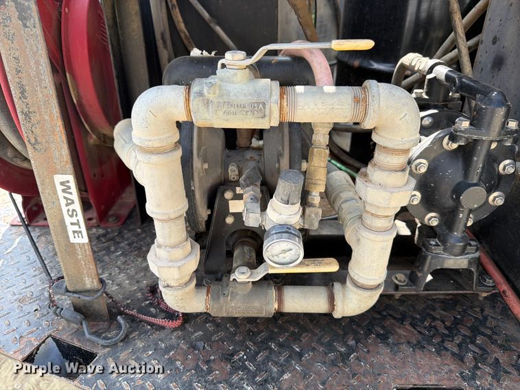 image for item DX5884 2018 GMC Sierra 3500HD flatbed pickup truck