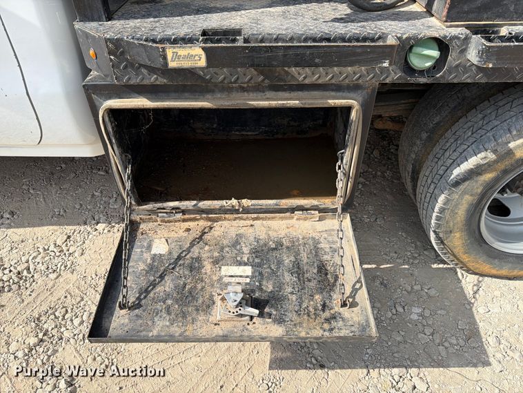 image for item DX5884 2018 GMC Sierra 3500HD flatbed pickup truck