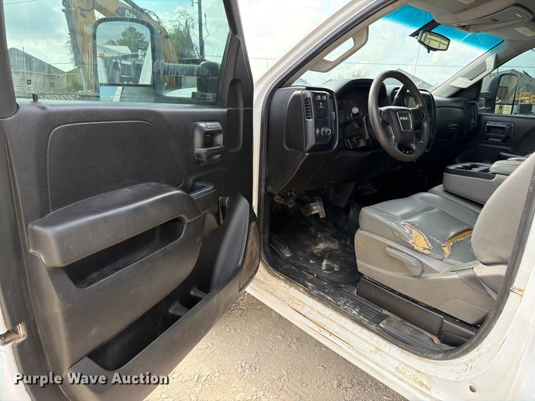 image for item DX5884 2018 GMC Sierra 3500HD flatbed pickup truck