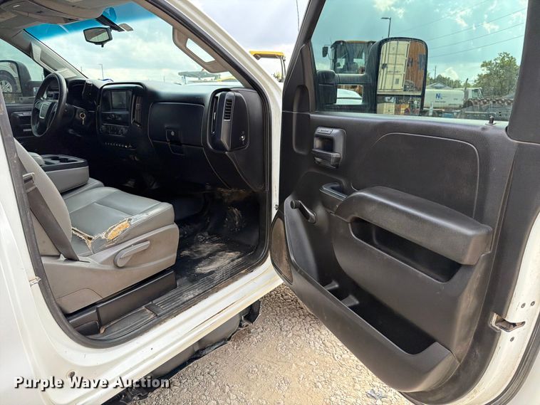 image for item DX5884 2018 GMC Sierra 3500HD flatbed pickup truck