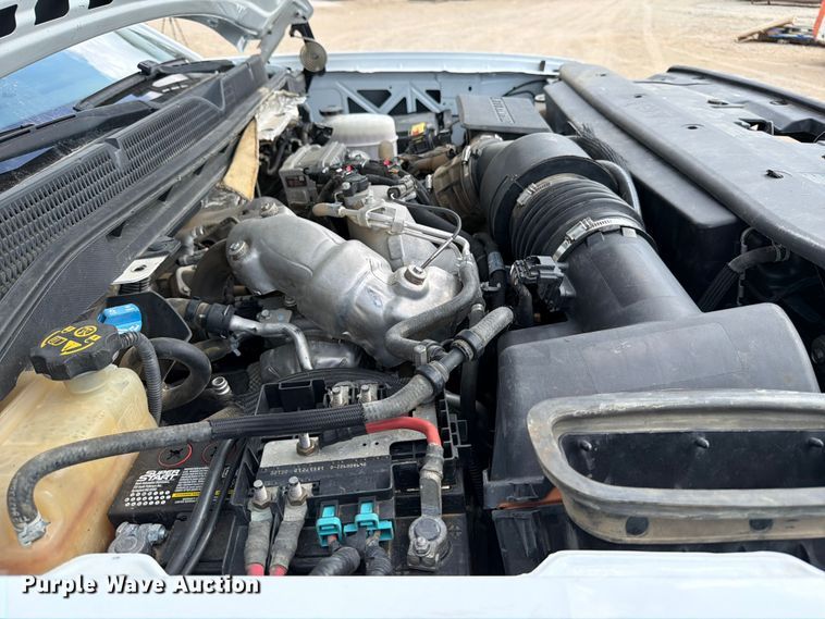 image for item DX5884 2018 GMC Sierra 3500HD flatbed pickup truck