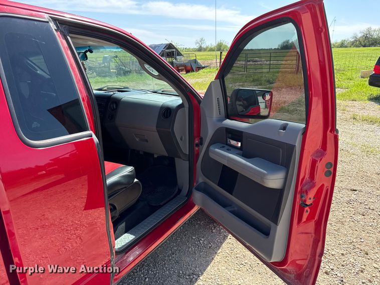 image for item DZ4427 2007 Ford F150 Ext. Cab pickup truck