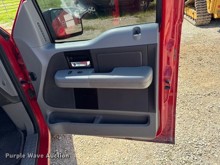 image for item DZ4427 2007 Ford F150 Ext. Cab pickup truck