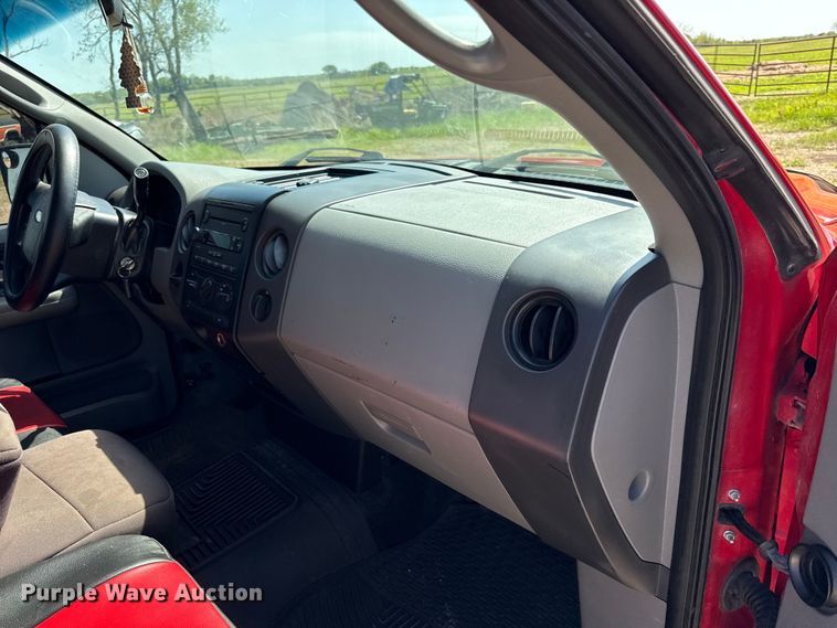image for item DZ4427 2007 Ford F150 Ext. Cab pickup truck