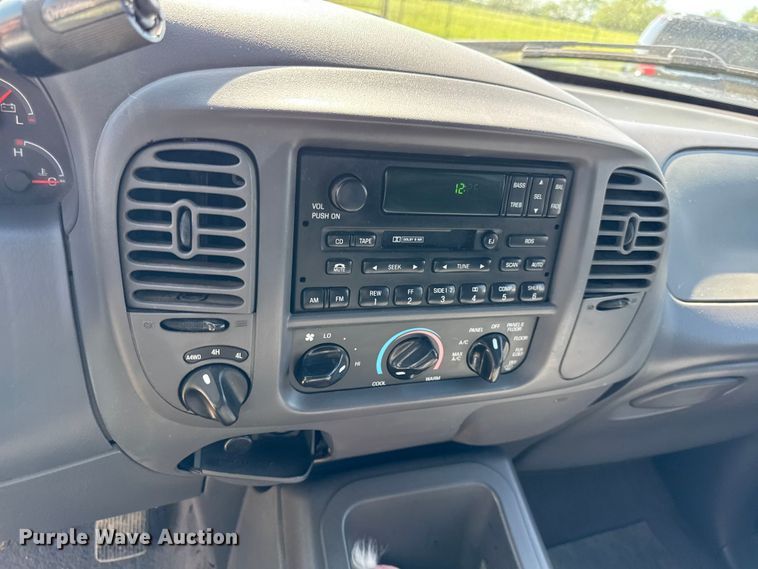 image for item DZ4428 2000 Ford Expedition SUV