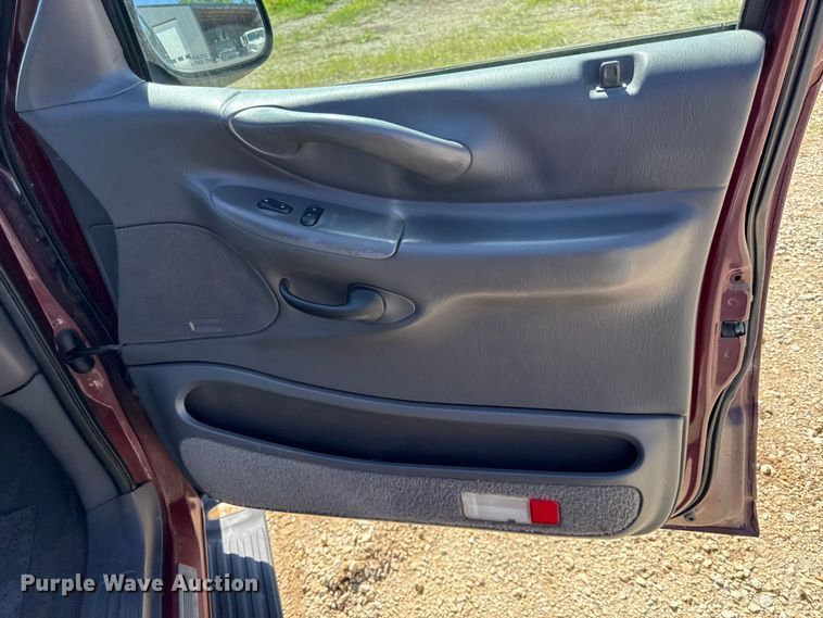 image for item DZ4428 2000 Ford Expedition SUV