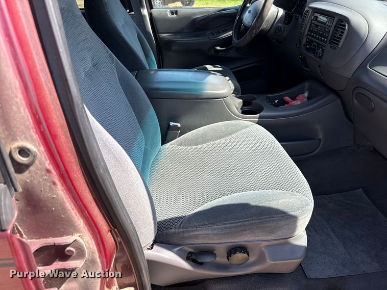 image for item DZ4428 2000 Ford Expedition SUV