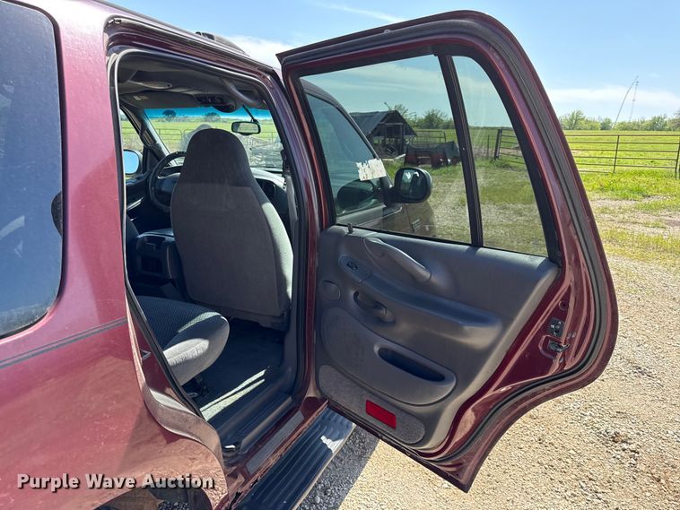 image for item DZ4428 2000 Ford Expedition SUV