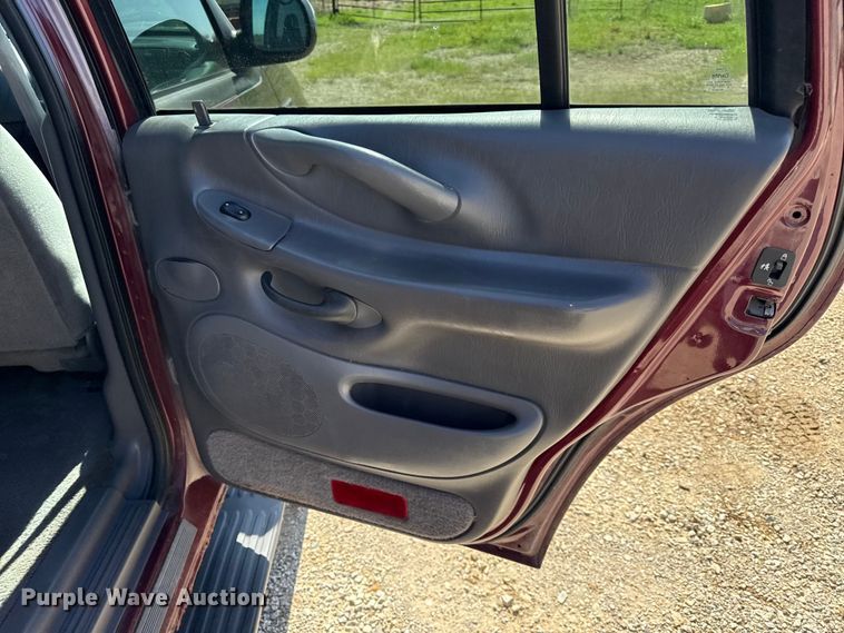 image for item DZ4428 2000 Ford Expedition SUV