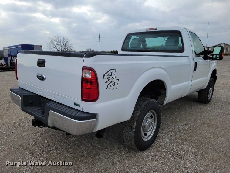 image for item DZ7018 2015 Ford F250 Super Duty pickup truck