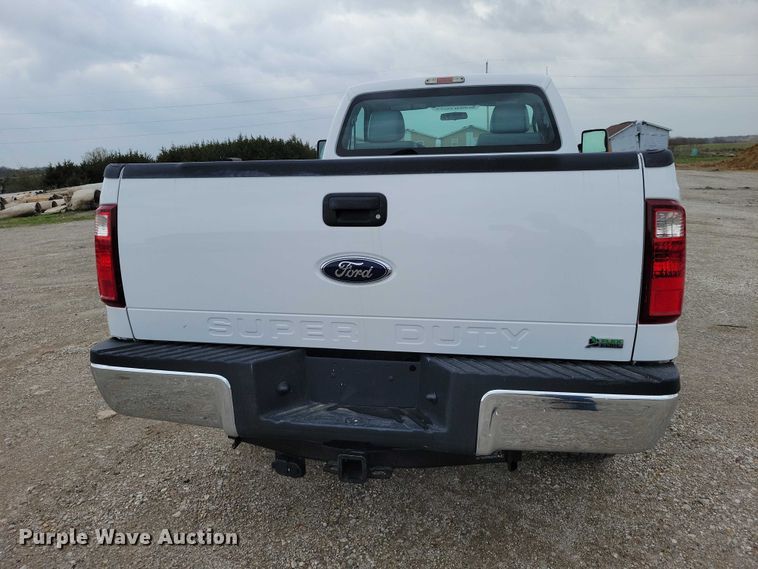 image for item DZ7018 2015 Ford F250 Super Duty pickup truck