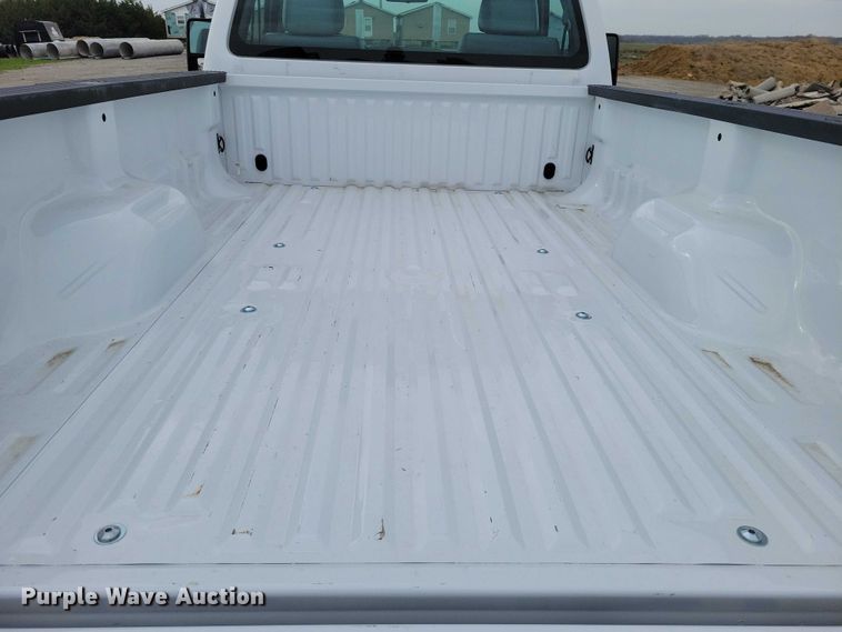 image for item DZ7018 2015 Ford F250 Super Duty pickup truck